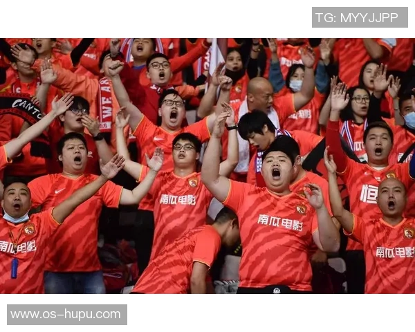 广州恒大淘宝迎战大连队全力争胜力争中超联赛冠军荣耀